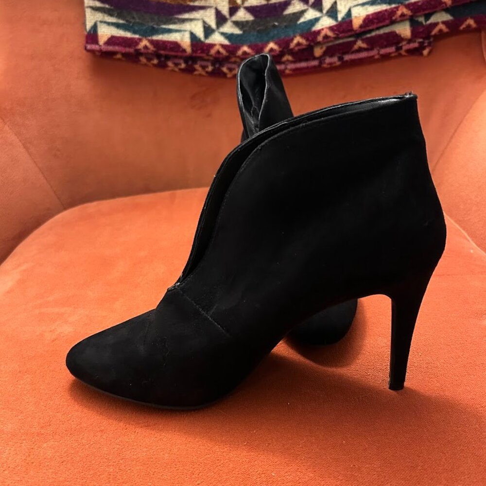 High Heeled Black Faux Suede shoes